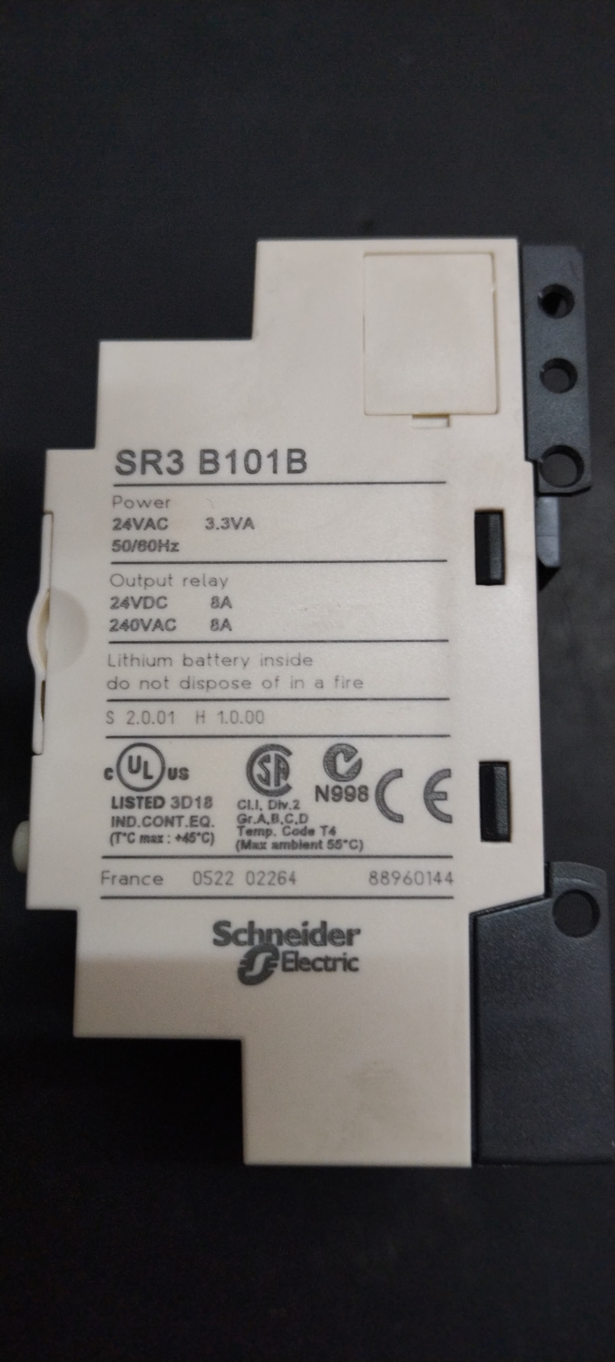 SR3B101BD Schneider Modular Smart Relay Zelio Logic 10 I O 24 V DC