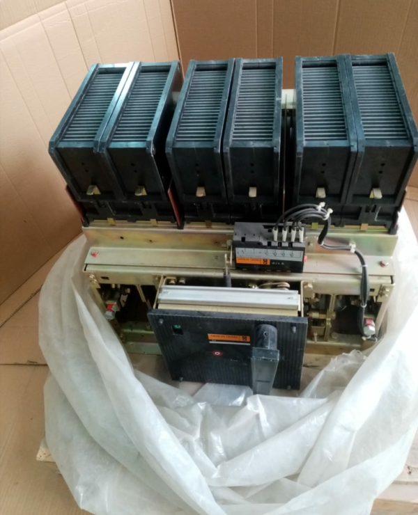 MERLIN GERIN DA DNA1 4000A 3 Pole 100kA @ 415 VAC - Image 2