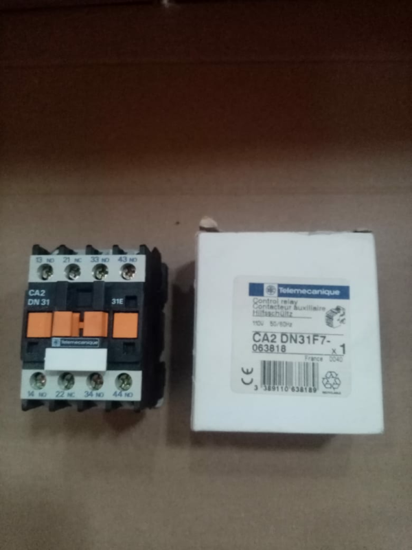 TELEMECANIQUE CA2DN31F7 CONTROL RELAY 110V 50/60Hz - Image 2