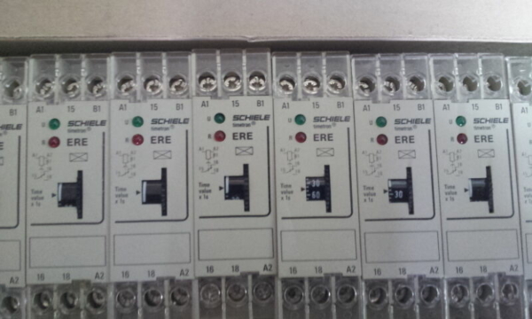 Entrelec Schiele ERE On Delay Timer 3-300 Sec  A1/A2 24VAC 2.550.108.21