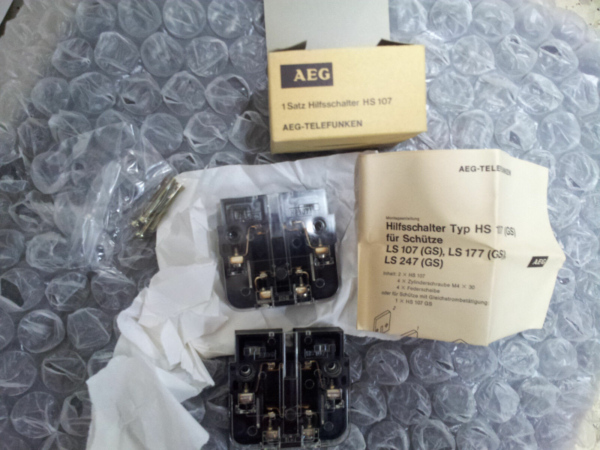 ⁦Lot of 2 Boxes HS107  AEG Auxiliary Contact Block for LS107, LS177, LS247  910-392-206⁩ - الصورة ⁦3⁩
