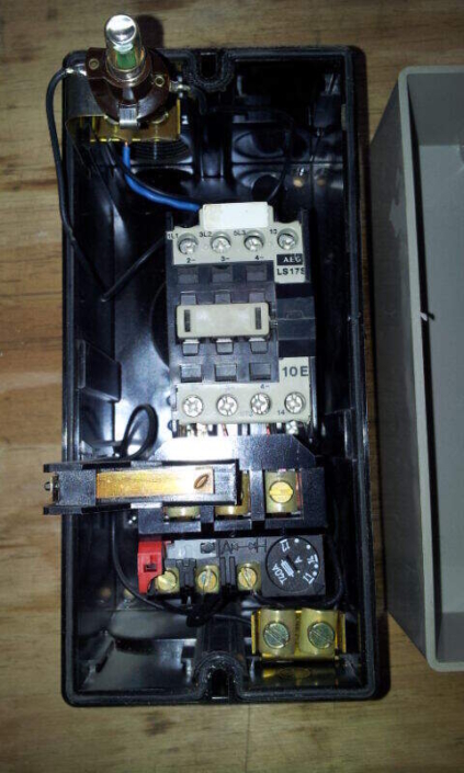 Démarreur électrique IMO SR01D ENCLOSED DOL 4kW 415V AC3 - Bobine 240V AC - Boîtier Fermé - Neuf Sous Emballage